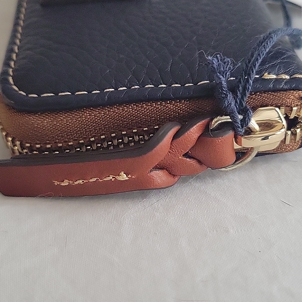 Dooney & Bourke Pebble Grain Zip Around Credit Card Case Dark Blue Leather . NWT - Picture 4 of 9
